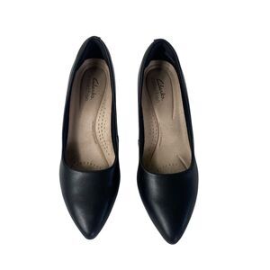 Clarks Pumps 8.5 Career wear , night out, wedding, black leather